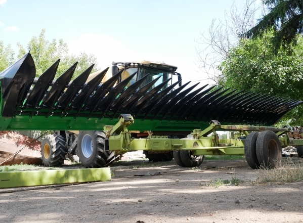 Reaper für die Ernte von Sonnenblumen CX veles agro