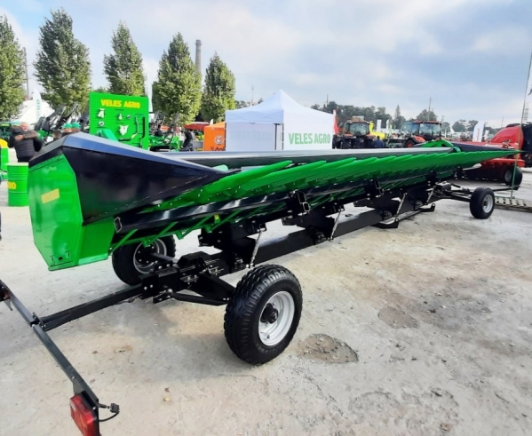 Universalwagen СХТ zum Transport des Schneidwerks