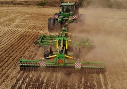 VERTI-TILL implements and universal disc harrows