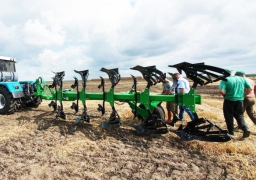 PON 5+ Semi-mounted reversible plow