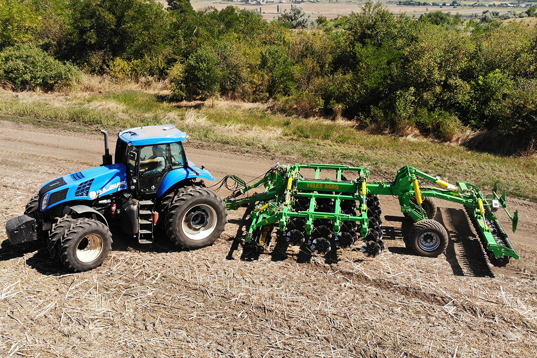 ZEUS 4 VT Universal disk harrow (Semi-mounted)